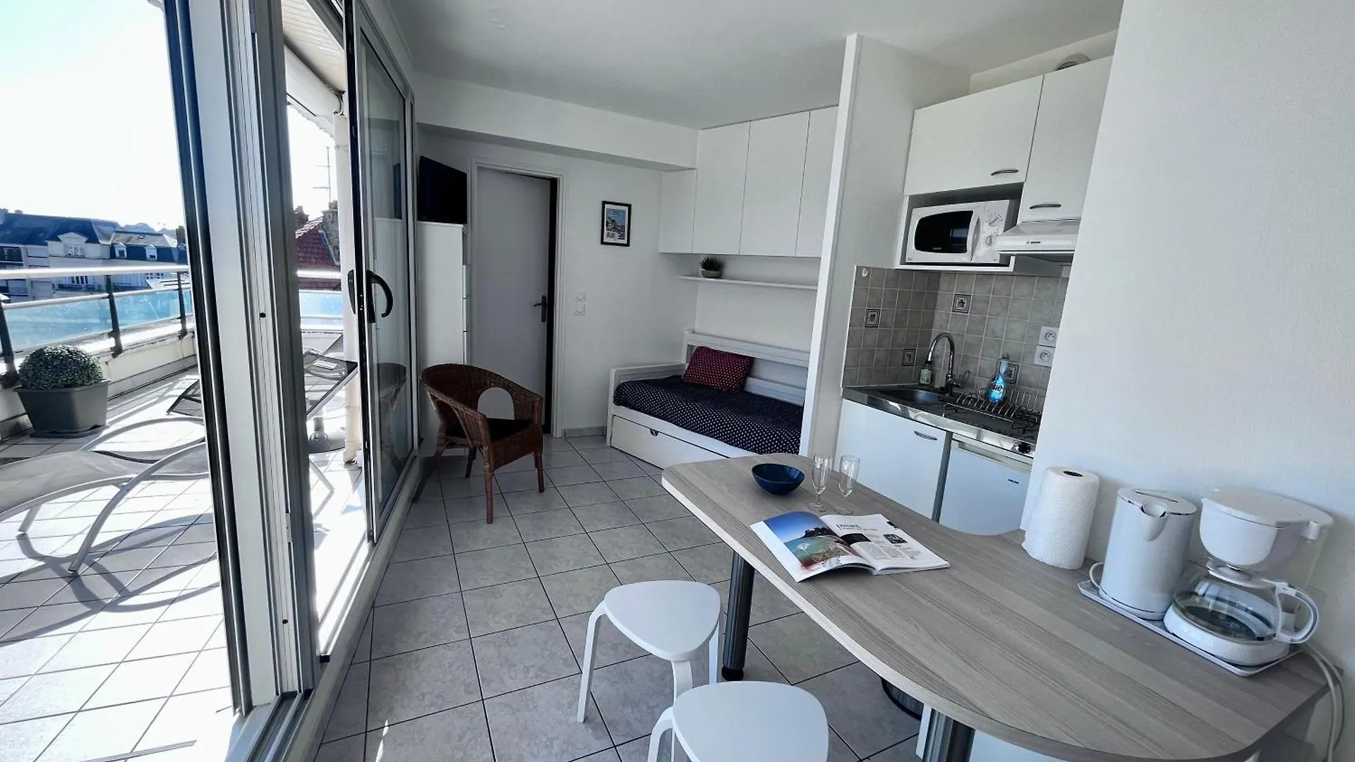 Apartment Le Crystal Studio Terrasse Vue Mer Direct Plage Dinard