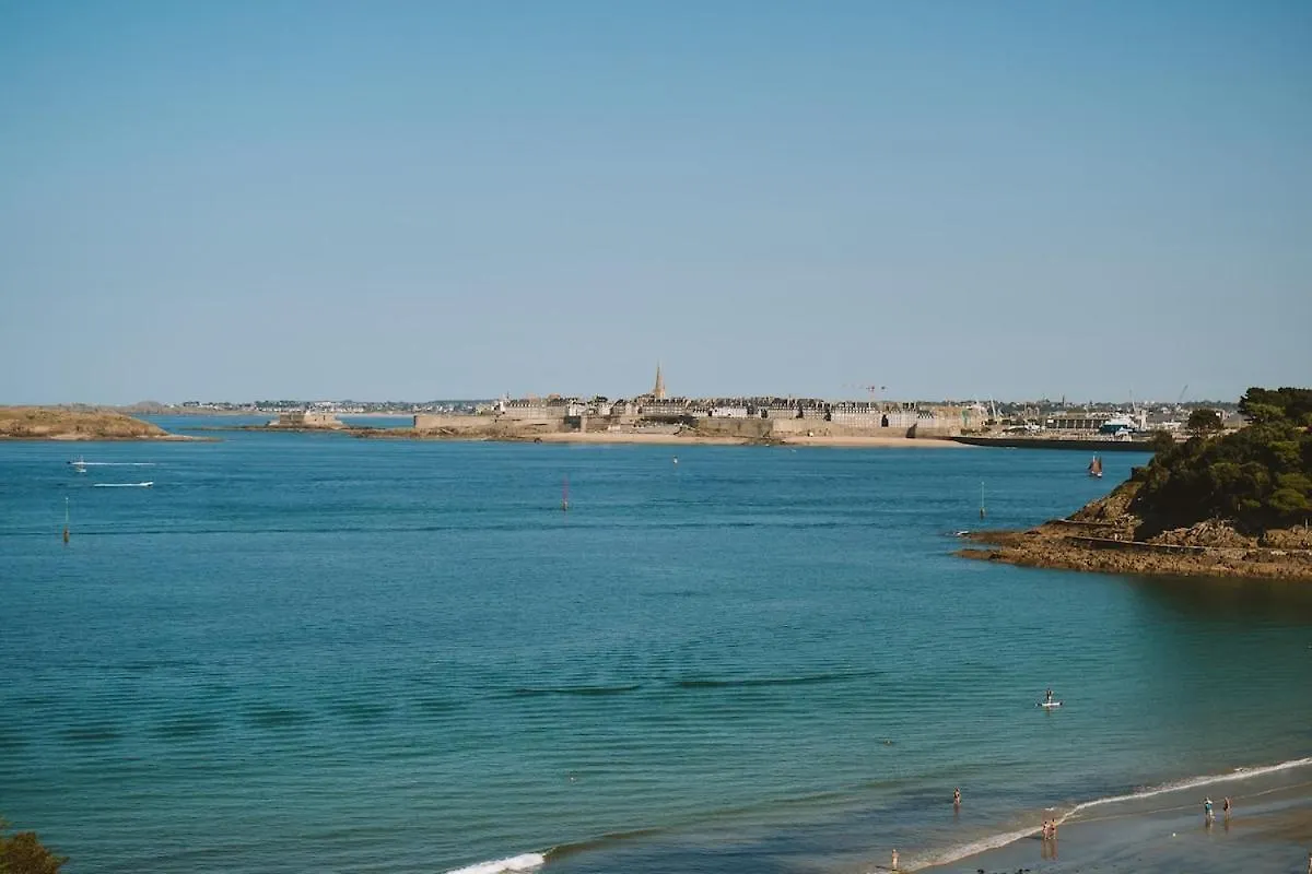 Apartment Le Crystal Studio Terrasse Vue Mer Direct Plage Dinard