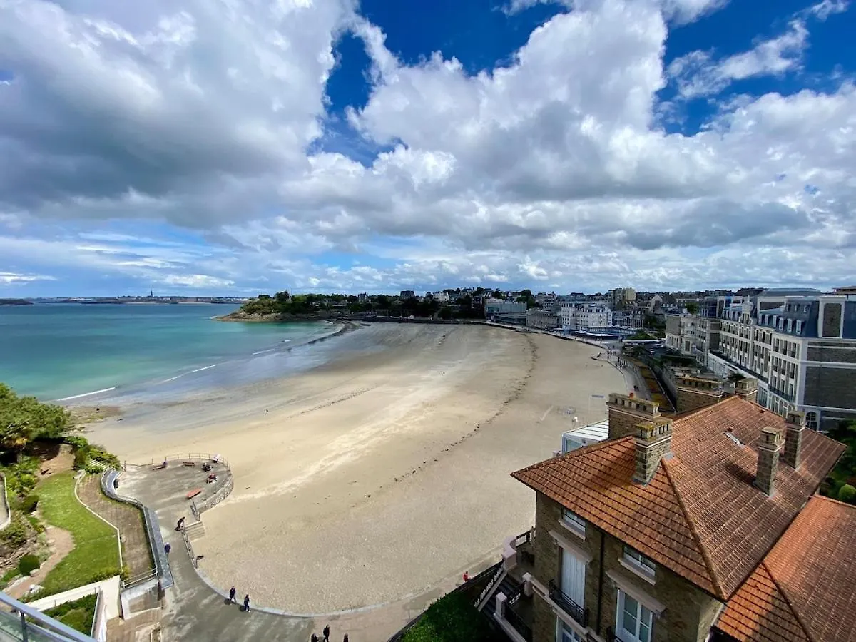 Le Crystal Studio Terrasse Vue Mer Direct Plage Dinard France