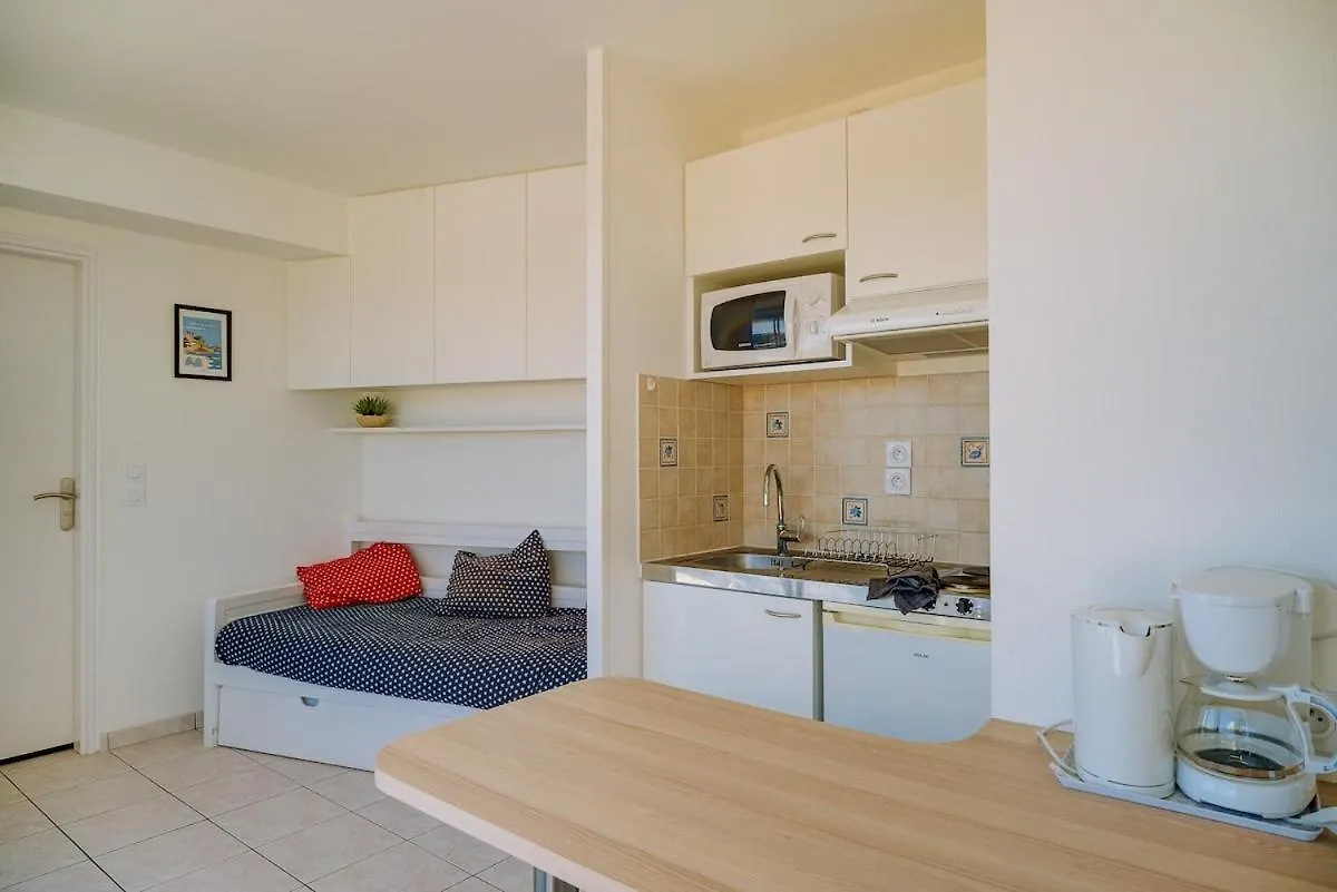 Le Crystal Studio Terrasse Vue Mer Direct Plage Dinard France